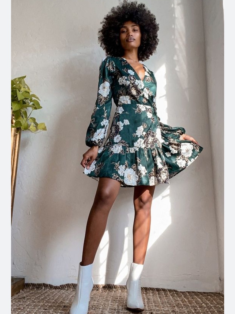 Lulus So Splendid Dark Green Floral Satin Long Sleeve Wrap Dress Size M NWT